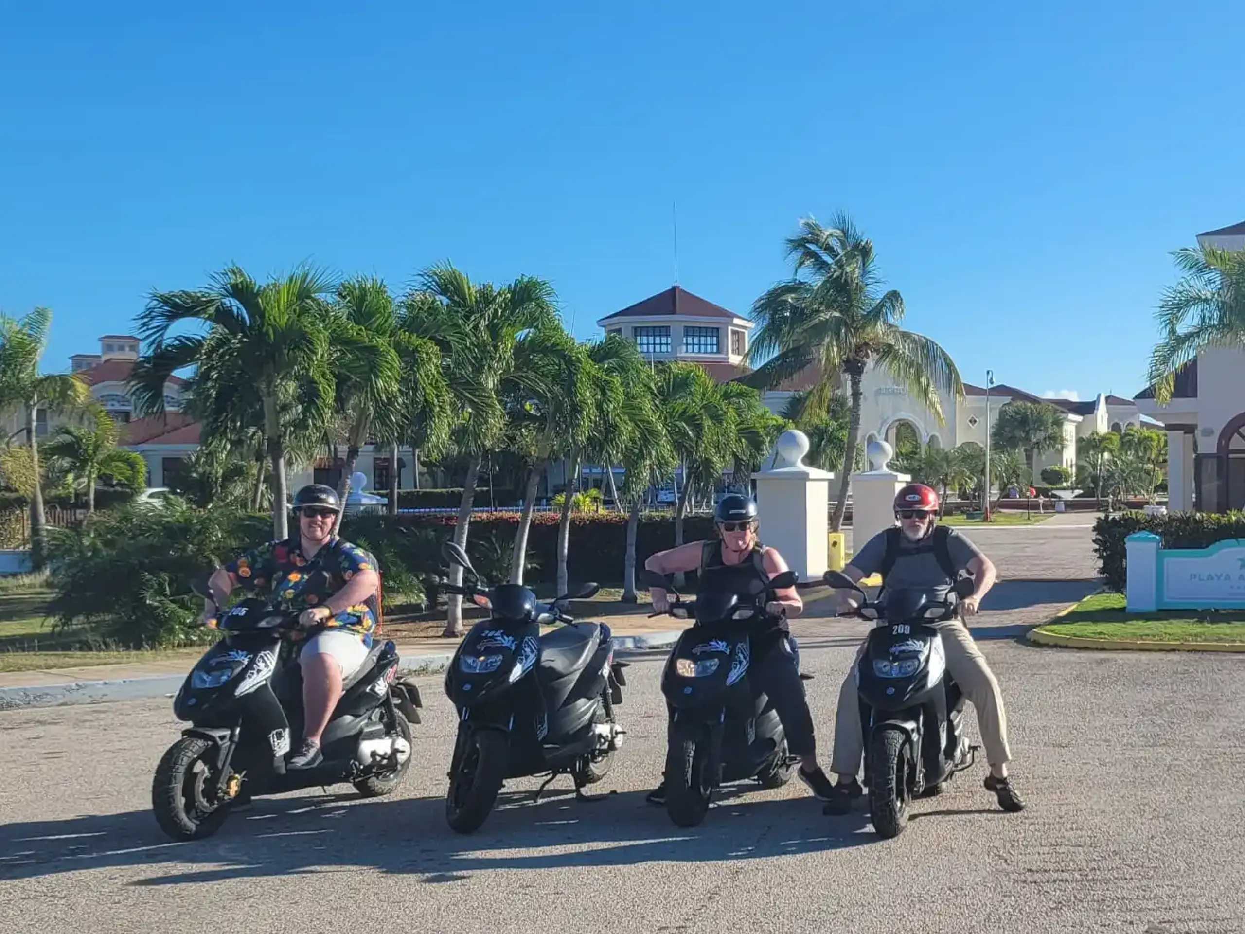 Crazy Moped Safari